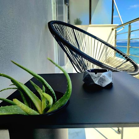 Black & White Seaside House Kalamia Corinth Εξωτερικό φωτογραφία