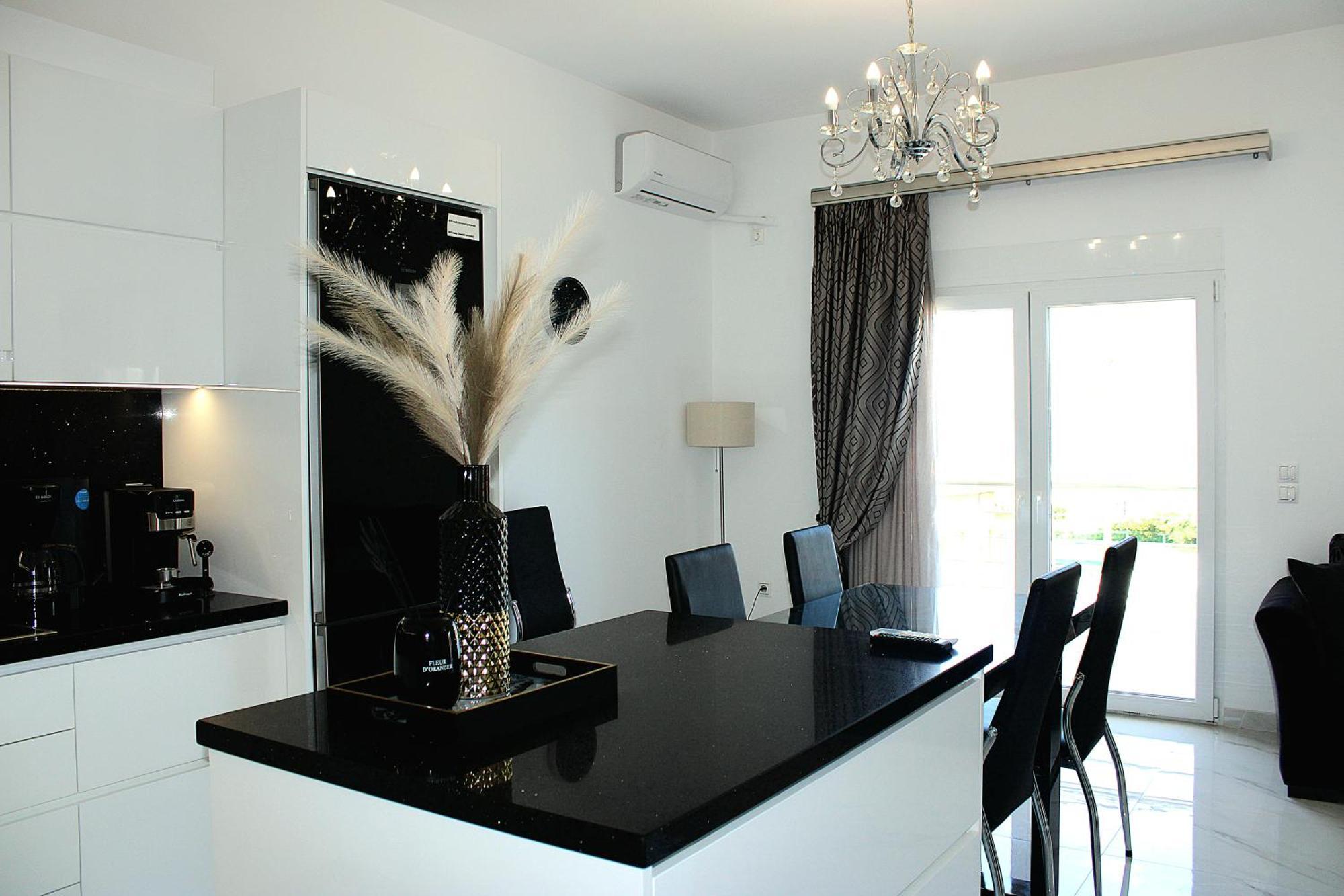 Black & White Seaside House Kalamia Corinth Εξωτερικό φωτογραφία