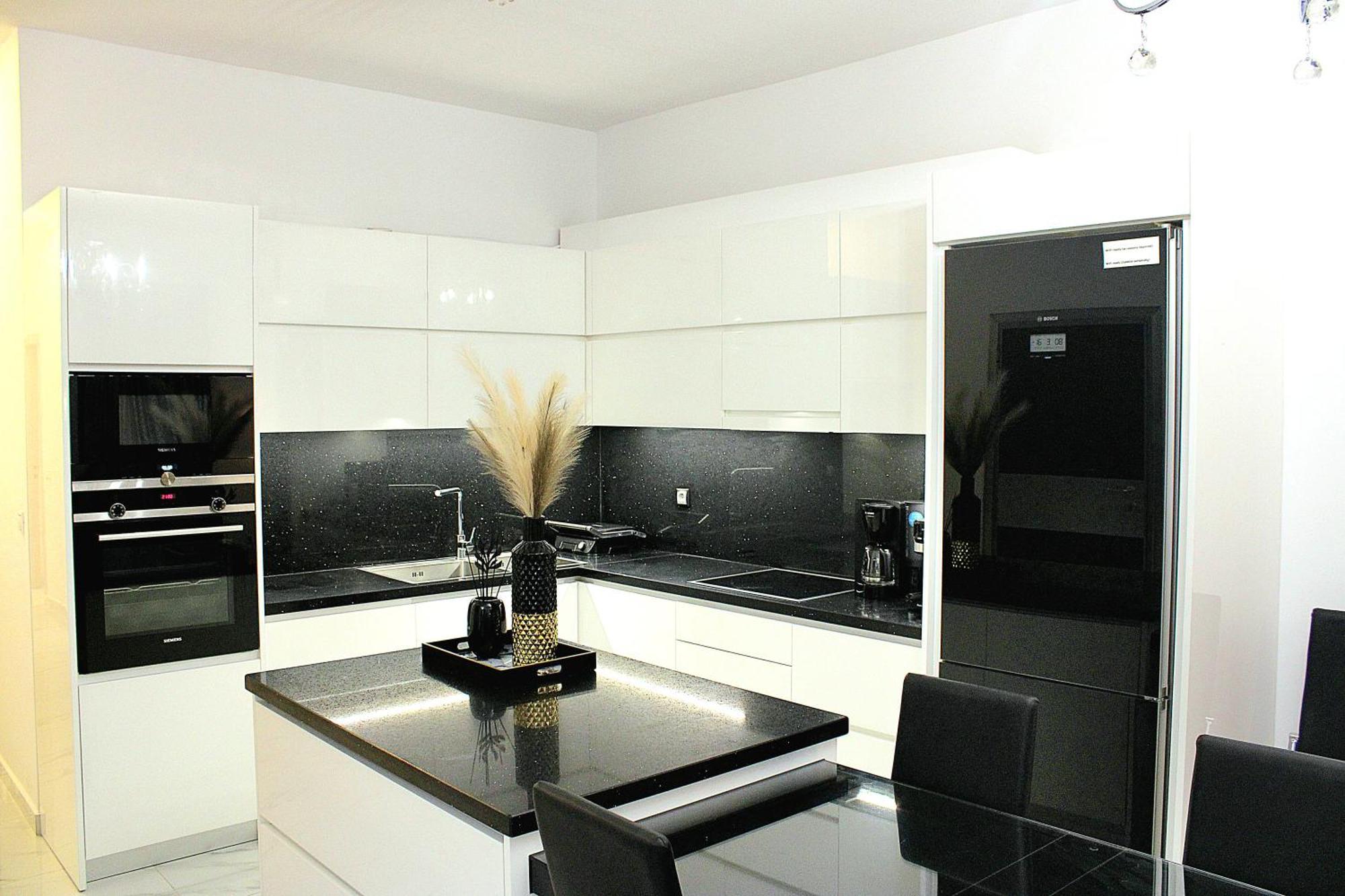 Black & White Seaside House Kalamia Corinth Εξωτερικό φωτογραφία