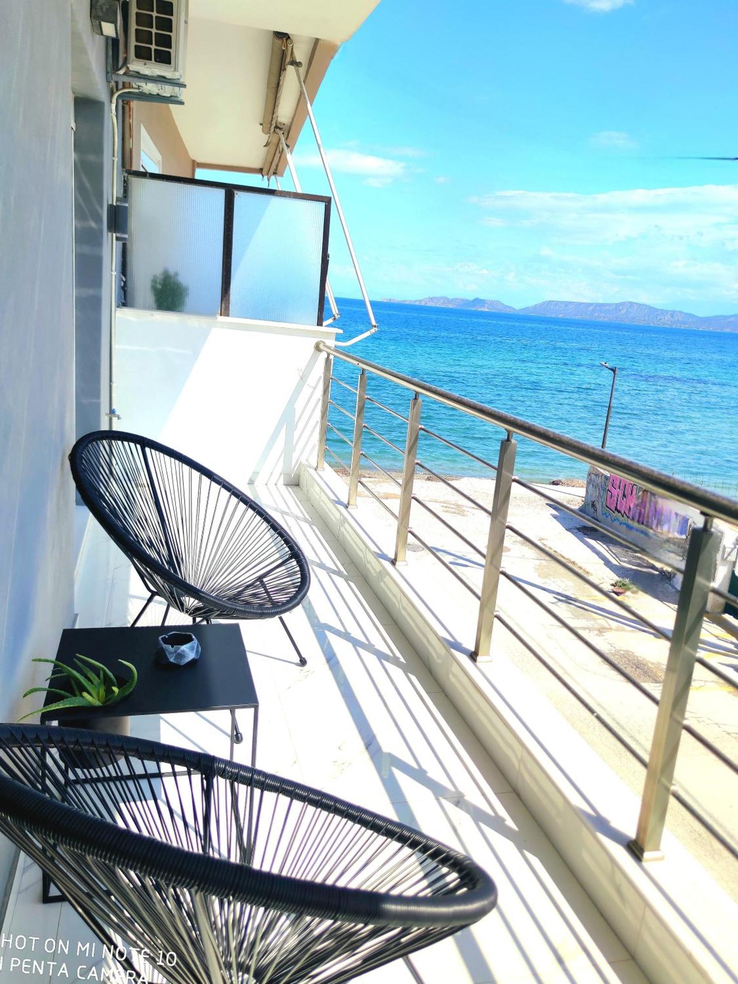 Black & White Seaside House Kalamia Corinth Εξωτερικό φωτογραφία